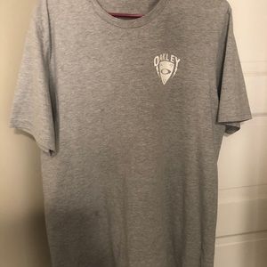 Oakley t-shirt